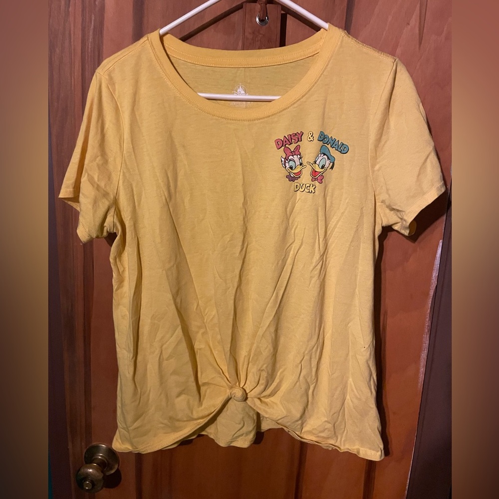 Disney Parks Yellow Donald & Daisy Women’s Tee Size Large
